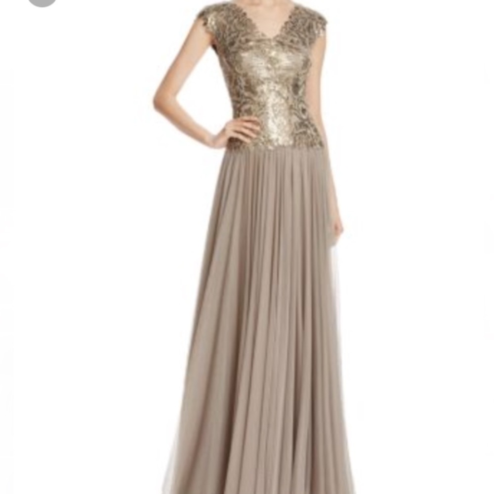 Tadashi Shoji Sequin V neck Dress Gown Size 14